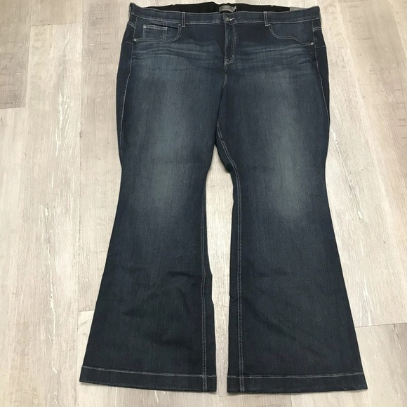 Torrid Bombshell Fit Flare Jeans - New - Size 30 Tall - Picture 3 of 5